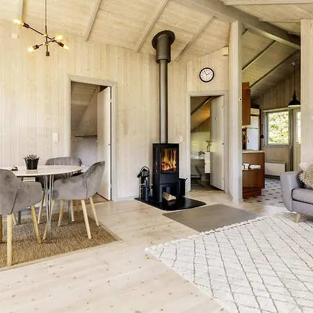 4 Star In Praesto-by Traum Præstø